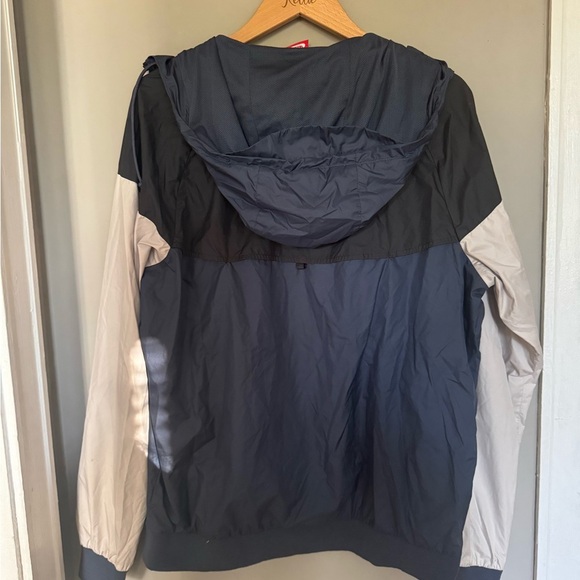 Vintage & Rare - Nike Men's Black and Gray Jacket - Picture 8 of 10